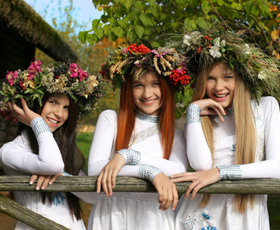 Dasha Nadina, Alina Molosh & Karina Zhukovich