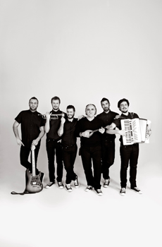 Koza Mostra & Agathonas Iakovidis