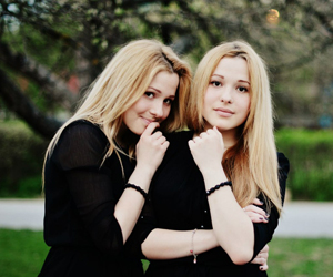 Les Soeurs Tolmachevy