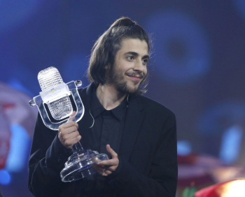 Salvador Sobral Amar Pelos Dois