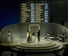 La sc&egrave;ne du vote &agrave; l'annonce des r&eacute;sultats